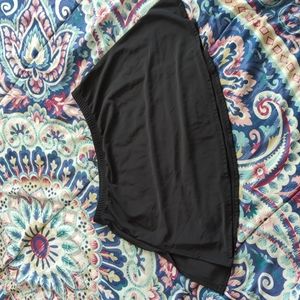 Women's athletic skirt